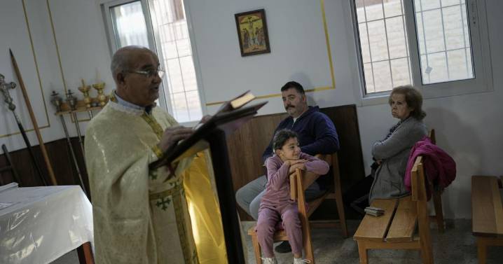 La visita del papa León XIV renueva la esperanza en un Líbano golpeado por la guerra y la crisis