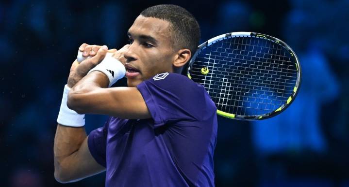 Auger-Aliassime remonta y sigue con vida en el Masters ATP