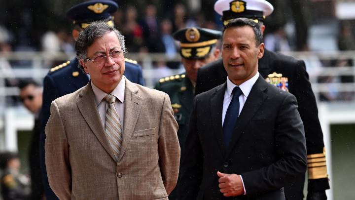 Pese a críticas por muerte de menores de edad, Petro defiende bombardeos contra guerrilleros y confirmó que seguirán: "no bombardear es una posición equivocada"