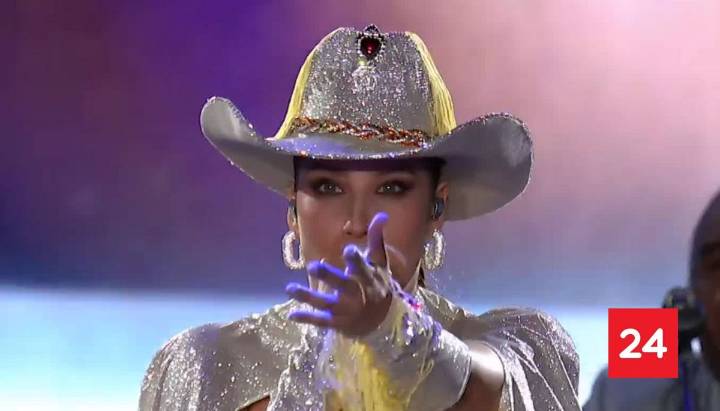 "¡A Viña!": María José Quintanilla enciente el Estadio Nacional con su música ranchera