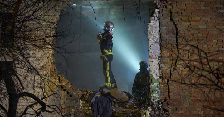 Russian attacks kill 3 in Ukraine as diplomatic efforts to end war gain momentum