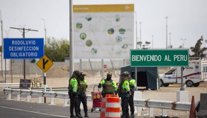 Perú despliega militares en la frontera con Chile en medio de nuevo Estado de Emergencia