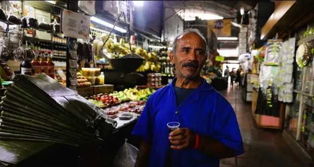 El impacto del aumento del dólar en la vida de los venezolanos ante la amenaza de un ataque de EE UU