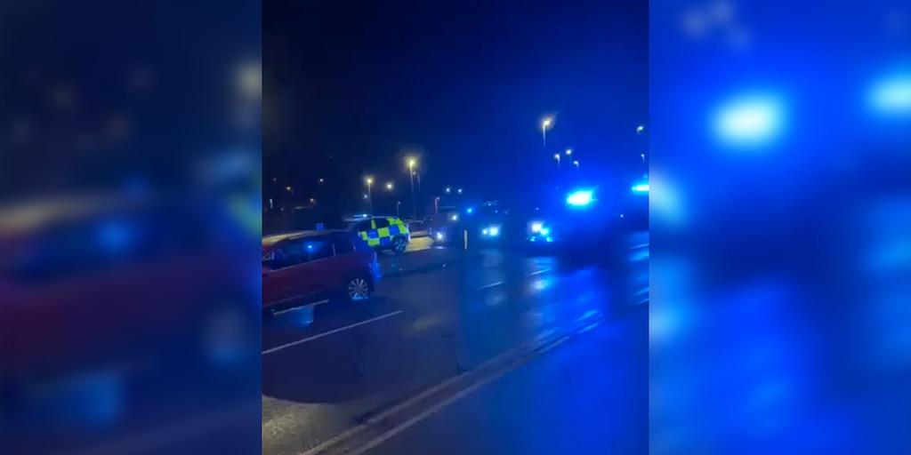 Ataque en un tren en Inglaterra: múltiples víctimas y dos detenidos