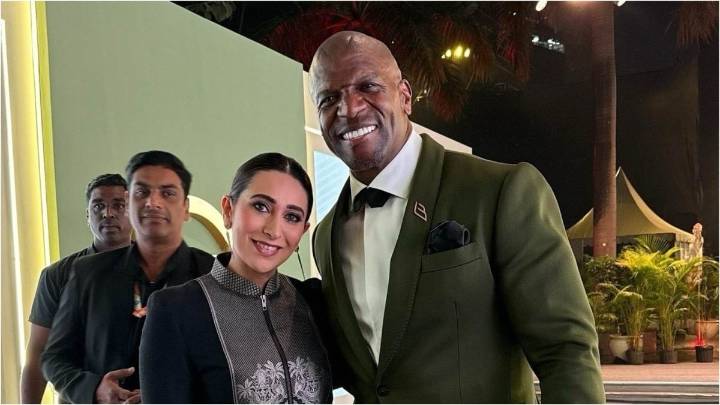 Karisma Kapoor Poses With Brooklyn Nine-Nine Star Terry Crews At An Event, Pics Go Viral
