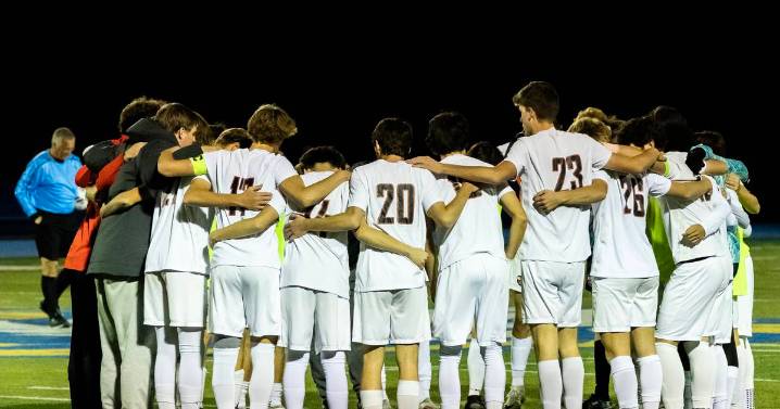 Lincoln-Way Central’s season comes to an end with supersectional overtime loss to St. Laurence – Shaw Local