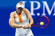 Deadspin | Elena Rybakina jolts Aryna Sabalenka to win WTA Finals crown