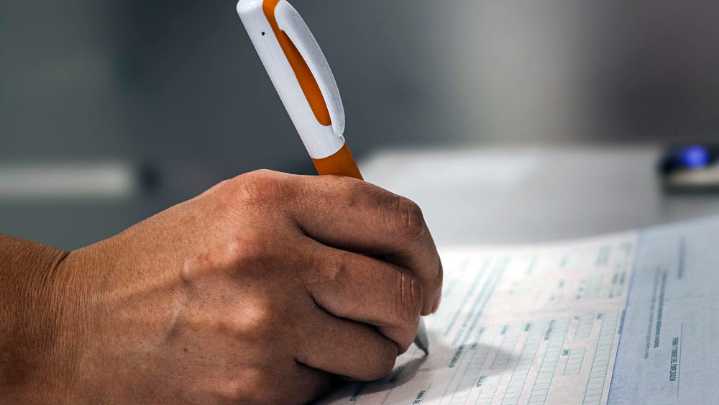 Tras escándalo por licencias falsas: Fiscalizadora podrá recurrir a fotos de redes sociales para ratificar cumplimiento de permisos médicos