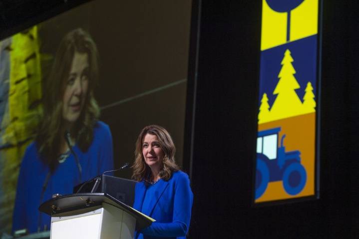 Alberta premier still negotiating MOU with federal government