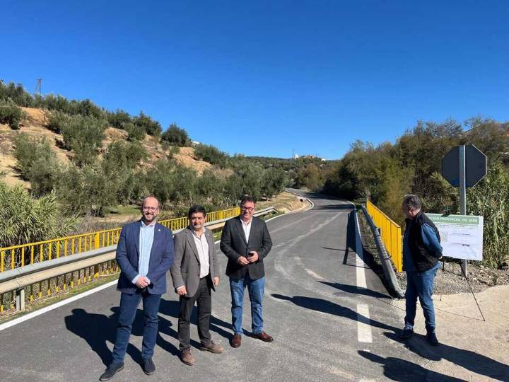La Diputación de Jaén invierte un millón de euros en mejorar la carretera entre Fuensanta y Castillo