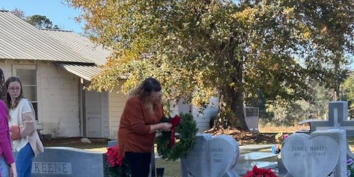 “It’s a great way to honor a veteran:” More than 100 wreaths are still needed for this year’s Grady County Wreaths Across America initiative.