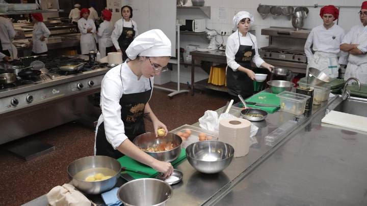 La Escuela de Hostelería de Gijón acoge un concurso de tortillas