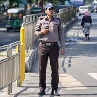 Bangladesh police hope new uniform repairs broken image