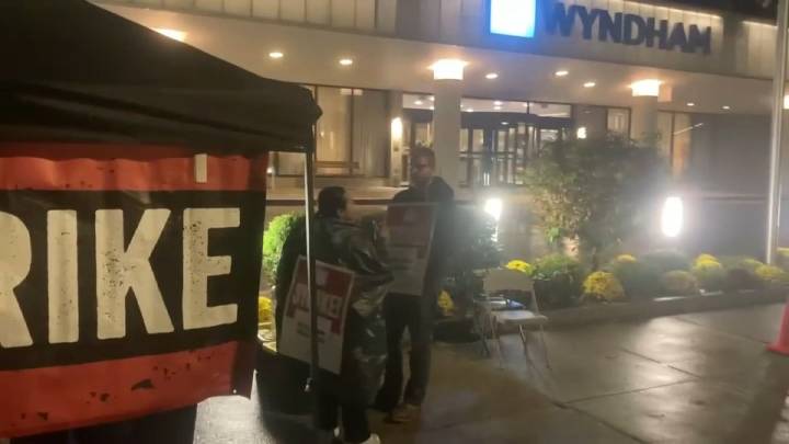 Wyndham hotel workers in Philadelphia begin strike