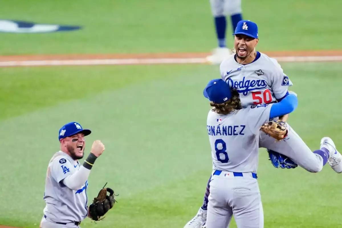 Serie Mundial 2025:Betts y Yamamoto llevan a Dodgers al Juego 7 contra Toronto