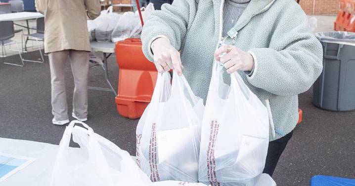 Thousands of veterans receive free dinners at Geisinger locations