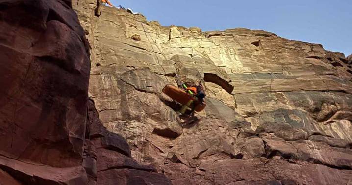 Man dies after falling over edge at Grand Canyon