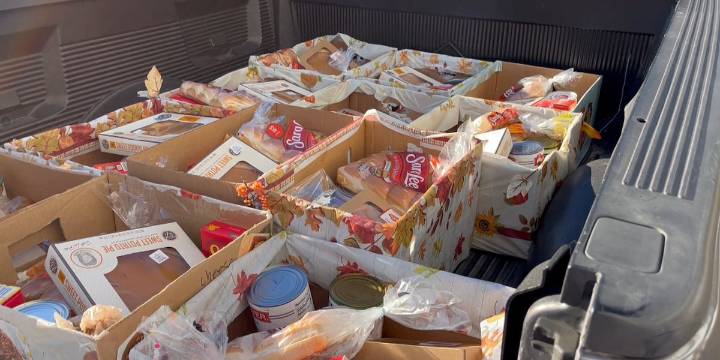 Richmond community hand-delivers Thanksgiving meals to grieving families