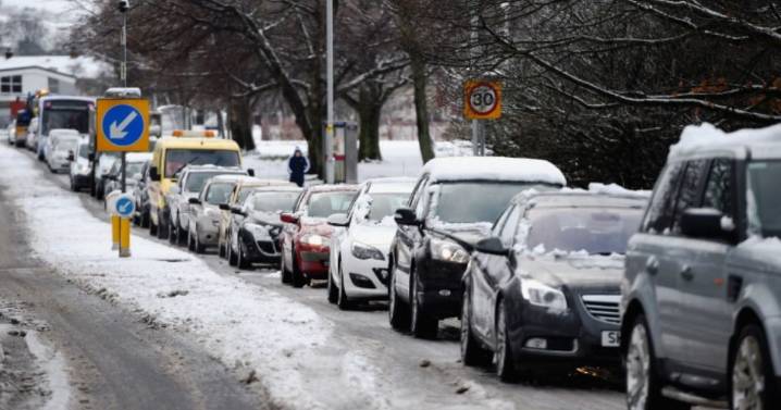 Met Office says 'safer not to drive' over UK snow warning