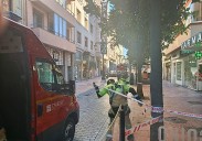 La policía corta una calle de Oviedo por un hombre que se podía precipitar desde una azotea