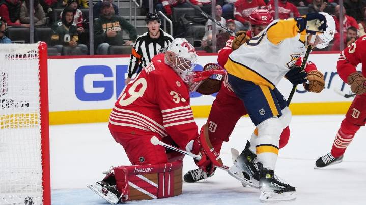 Predators score 5 in the 3rd period to end a 3