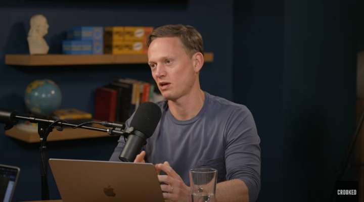 Pod Save America host rips JD Vance, says 'his own family' doesn't like him