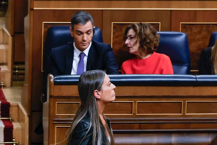El CIS de Tezanos mantiene al PSOE 10 puntos por encima del PP pese a la subida de populares y Vox