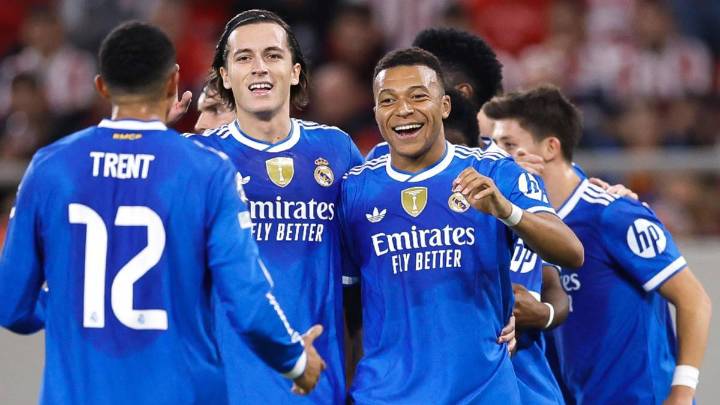 Así es el ranking de camisetas de fútbol más vendidas en 2025: el equipo de un colombiano está en el top 10