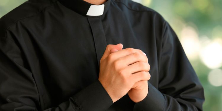 Detienen a sacerdote acusado de haber abusado sexualmente de una niña de 12 años en Táchira