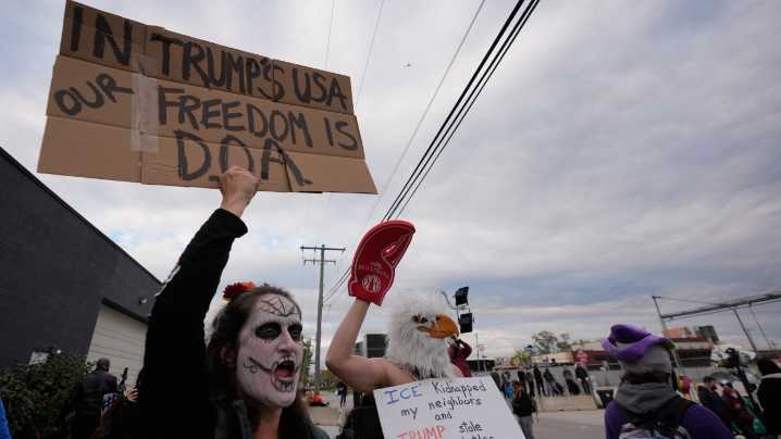 El 64% de latinos en EE.UU. desaprueba a Trump