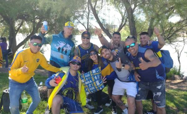 Hinchas de Boca de Trelew parten rumbo a Buenos Aires para presenciar el Superclásico