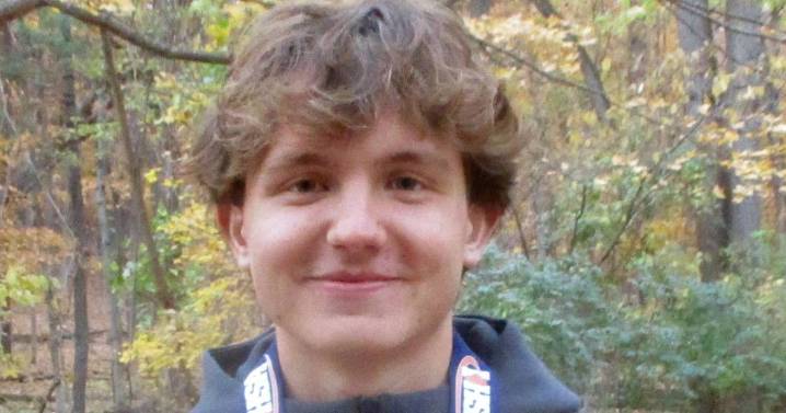 Downers Grove North’s Philip Cupial, in record time, wins IHSA Class 3A state cross country championship