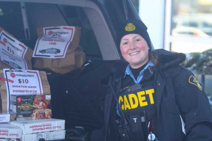 Sault OPP lead Stuff a Cruiser event for soup kitchen