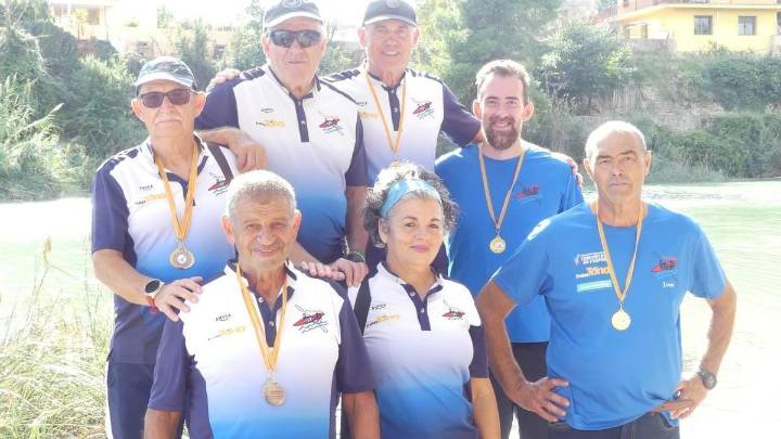 Los palistas de Cullera y Antella suman 22 medallas en el autonómico de velocidad