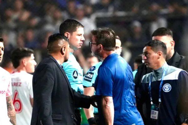 ‘’Sos un botón, te cagaría a trompadas‘’: los memes de los insultos de Berti a Ramírez