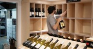 As U.S. wine sales in Canada plummet, local wineries look to capitalize on market gap