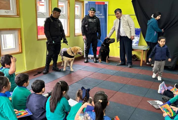 Trabajadores, funcionarios municipales y estudiantes participaron en Plaza de Justicia y Derechos Humanos realizada en La Junta