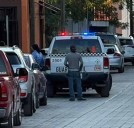 Detienen a sujeto por agredir a policías con su perro pitbull en Múzquiz