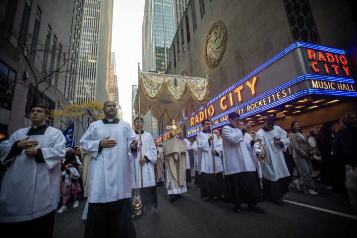 New York sees rising Catholic conversions amid broader national trends