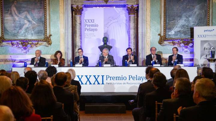 Paloma Biglino Campos galardonada con el Premio Pelayo ensalza los valores democráticos
