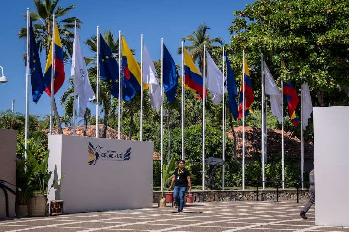 La Unión Europea y la CELAC se reúnen en Colombia bajo la sombra de Trump