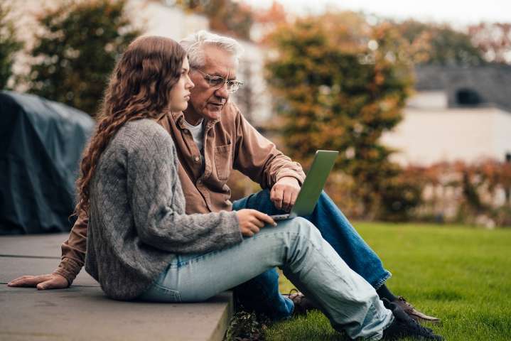 Dear Abby: My father won’t listen to reason about caring for troubled granddaughter