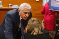 Declaran culpable a exdirector de la PDI, Héctor Espinosa, de delitos de corrupción: quedó en prisión preventiva