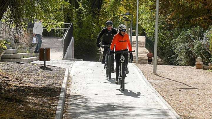 El nuevo carril bici de Isabel la Católica de Valladolid sigue al alza: incrementa el tráfico ciclista un 13%