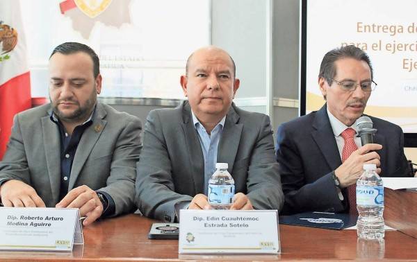 ‘No obedecemos a berrinches ni a fobias de Corral’