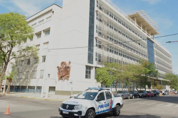 Detienen a contadora Castelli por estafa de $120 M. con vehículos de alta gama y cheques sin fondos