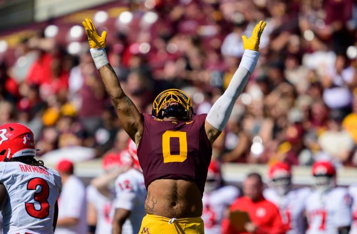 Gophers honor 26 players on Senior Day versus Badgers