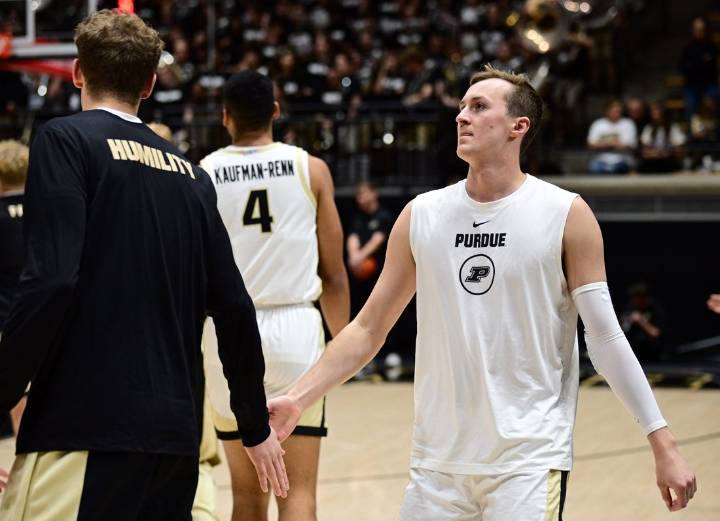 Deadspin | Top 25 roundup: No. 1 Purdue overcomes slow start in Bahamas