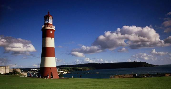 Smeaton’s Tower to shine bright in tribute to lost loved ones
