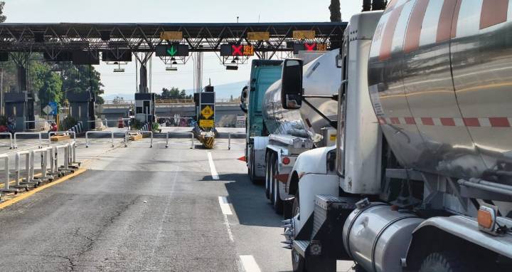 Bloqueos carreteros sorprenden a Jalisco. Te informamos cuáles son las casetas cerradas